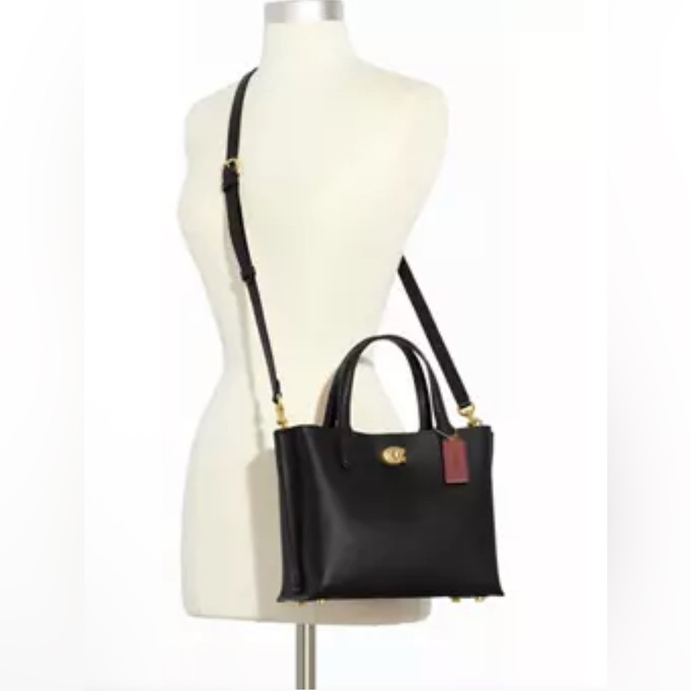 COACH willow tote RETAIL $300
Polished Pebble Leather with Convertible Straps - Picture 7 of 7